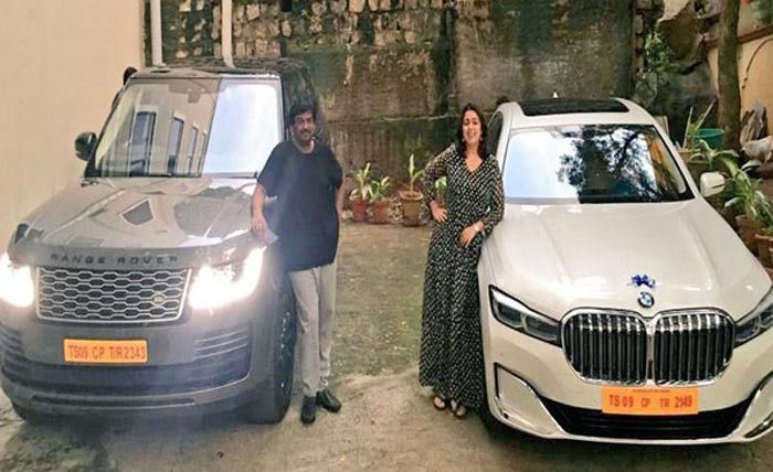 puri jagannadh,charmy kaur,ismart shankar,costly cars  లగ్జరీ కార్లతో పూరీ-ఛార్మీ ఫుల్ ఎంజాయ్!