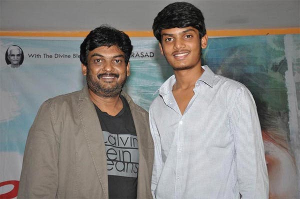 director puri jagannadh,akash puri,ed office  కొడుకు ఆకాష్ తో పూరి ఈడీ ఆఫీస్ కి 