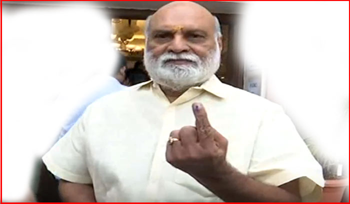 raghavendra rao,vote,hyderabad,serious,rumours,telangana,polls,director  అలిగి వెళ్లలేదు.. కావాలంటే చూడండి: దర్శకేంద్రుడు