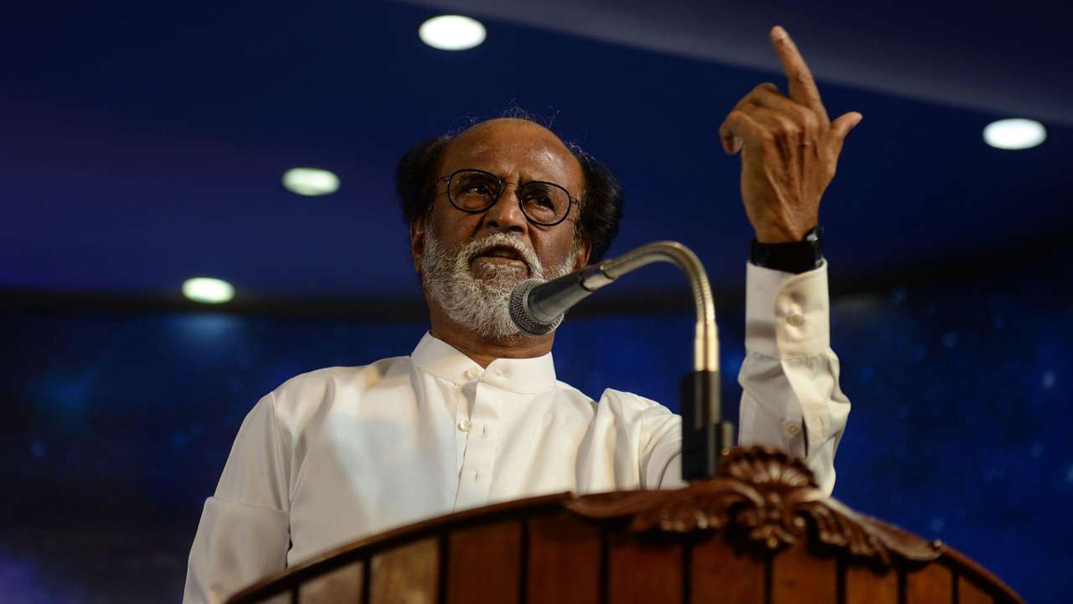 superstar rajinikanth,politics,political party,january  ఎట్టకేలకు రాజకీయ రంగంలోకి దిగుతున్నాడు!