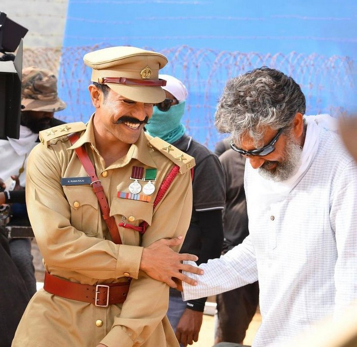 rajamouli,rajamouli birthday,rrr director rajamouli,ntr,ram charan,ajay devagan  రాజమౌళి బర్త్ డే: ఎన్టీఆర్, రామ్ చరణ్ కలిసి 