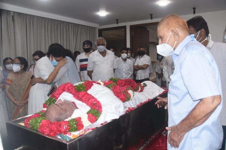 super star krishna son,mahesh babu brother,ramesh babu funeral update,ramesh babu  రమేష్ బాబు అంత్యక్రియలు అప్ డేట్