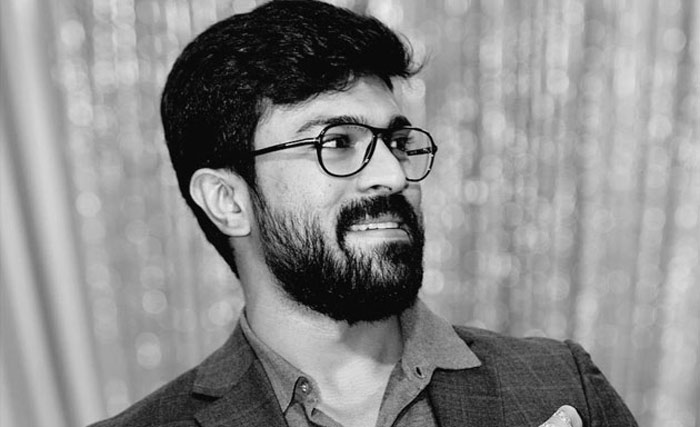 rangasthalam 1985,ram charan,sukumar,samantha,pawan kalyan,april  రామ్ చరణ్ ఏంటి.. ఇలా షాక్ ఇచ్చాడు..?