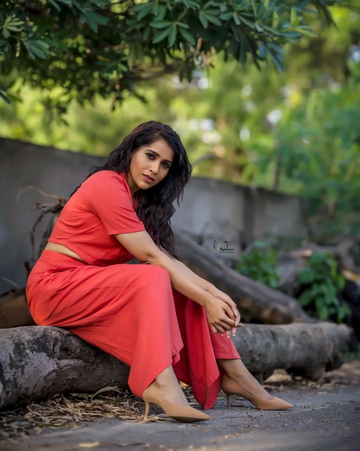 rashmi gautam,rashmi gautam latest photos,rashmi gautam latest pics,rashmi gautam latest gallery