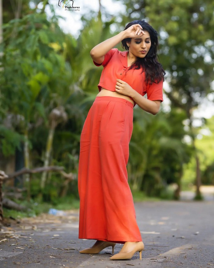 rashmi gautam,rashmi gautam latest photos,rashmi gautam latest pics,rashmi gautam latest gallery