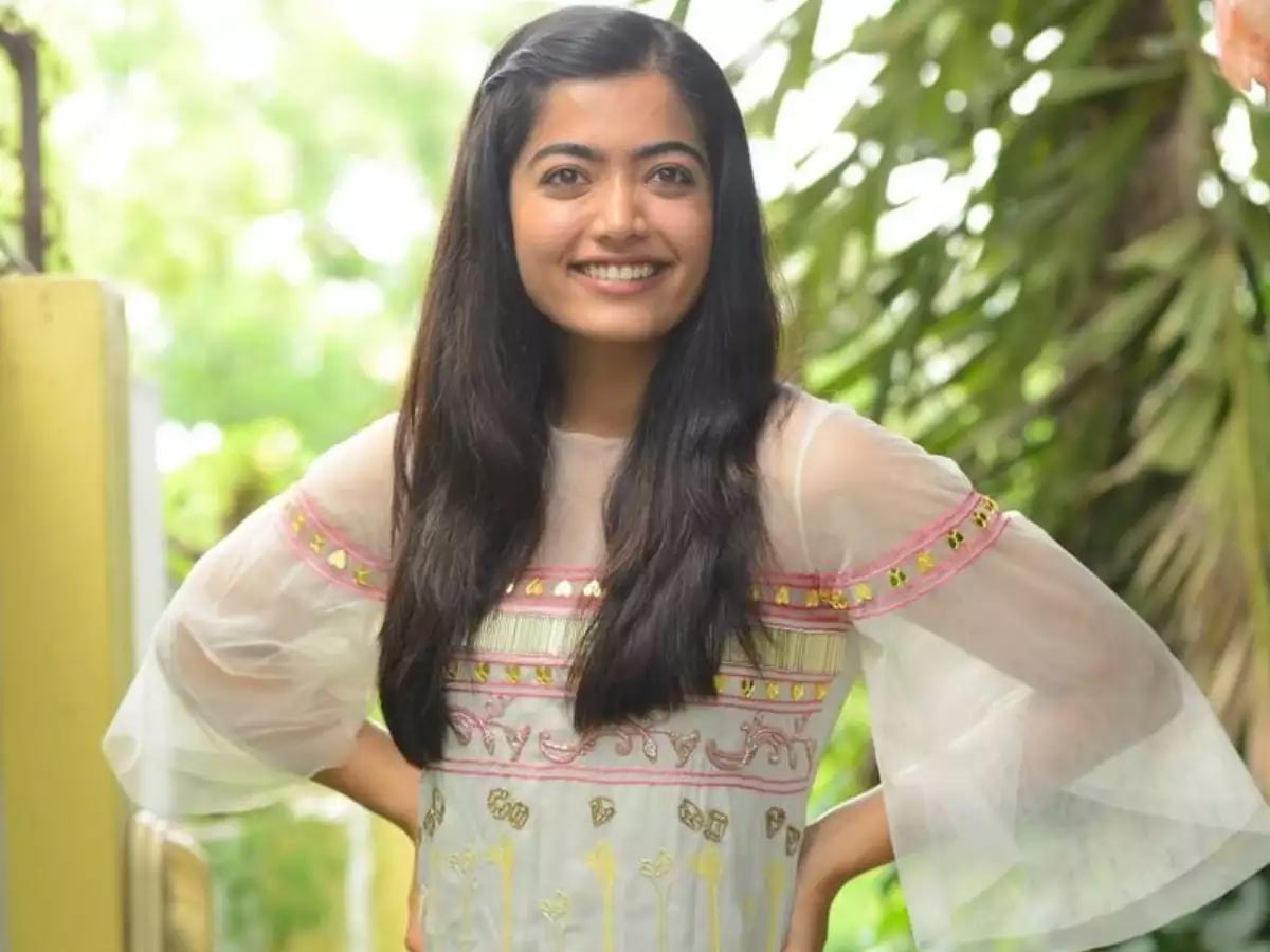 rashmika mandanna,stress,chit chat,pushpa,dance  ఒత్తిడిలో రష్మిక ఏం చేస్తుందో తెలుసా?