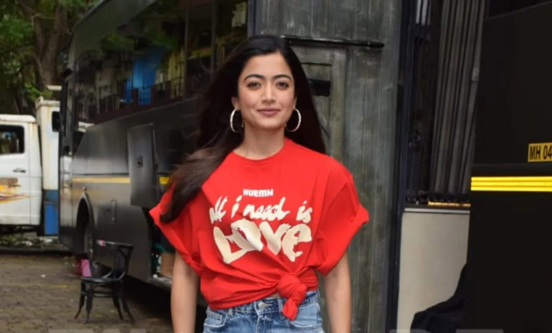 rashmika mandanna,pan-indian projects,pushpa 2  పారితోషకం స్కై హై అంటున్న రష్మిక