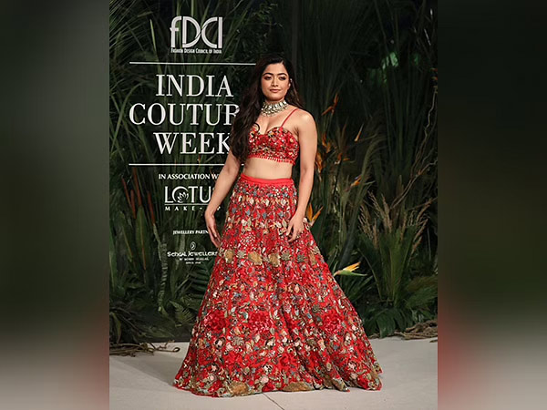 rashmika mandanna,indian couture week,icw 2022  ICW ఫ్యాషన్ షో లో రష్మిక మెరుపులు 