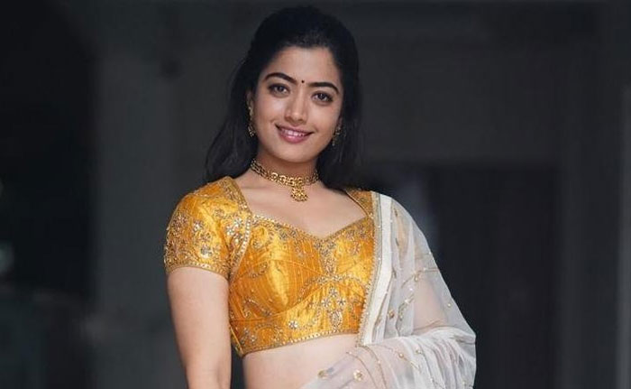 rashmika,remuneration,small heroes,top stars,rashmika mandanna  పెద్ద హీరోలైతే 80 లక్షలు.. చిన్న హీరోలైతే కోటి! 