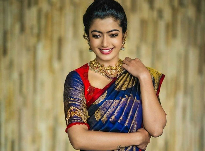 rashmika mandanna,saree,comfortable,  చీరకట్టు గురించి రష్మిక ఏమంటుందో చూడండి!