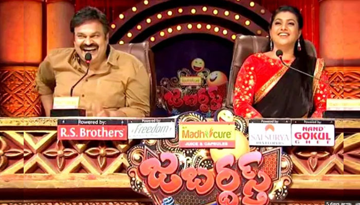 nagababu,roja,remuneration,jabardasth contestants,judges,hyper aadi,sudigali sudheer  నాగబాబు కంటే రెమ్యునరేషన్‌లో రోజానే టాప్! 