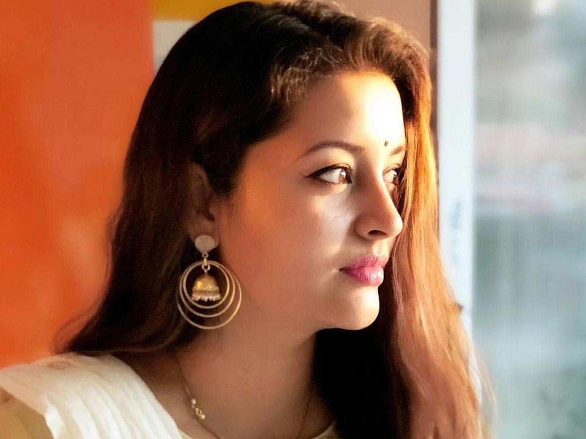 renu desai  పవన్ ఫ్యాన్ కి  రేణు పవర్ ఫుల్ రిప్లయ్ 