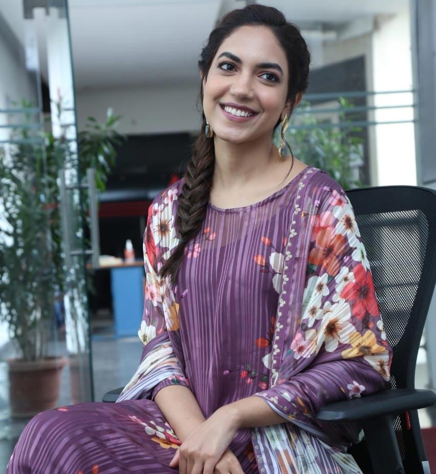 ritu varma,ritu varma interview,ritu varma interview about varudu kaavalenu movie,ritu varma news,ritu varma photos  రీతూ వర్మ ఇంటర్వ్యూ 