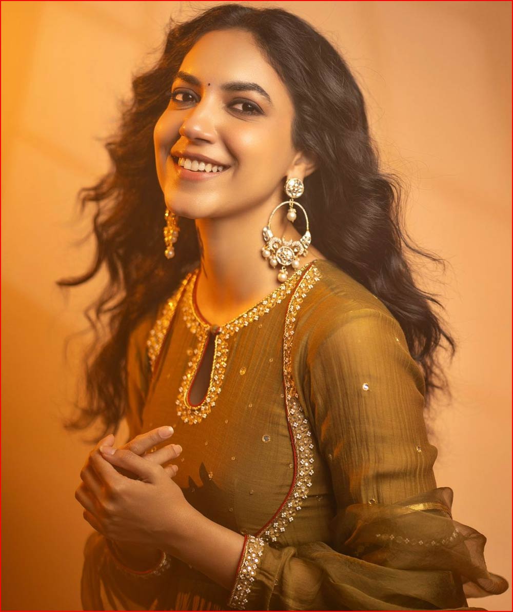 ritu varma  స్వాగ్ లో మహారాణి రుక్మిణీదేవిగా రీతు వర్మ