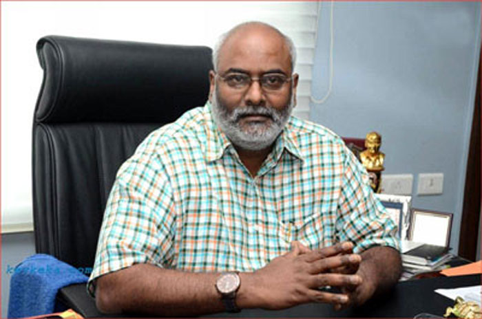 mm keeravani,reveal secret,rrr movie,ram charan,ntr,rajamouli  ‘ఆర్‌ఆర్‌ఆర్’ హీరోల స్క్రీన్ స్పేస్ సంగతేంటి?