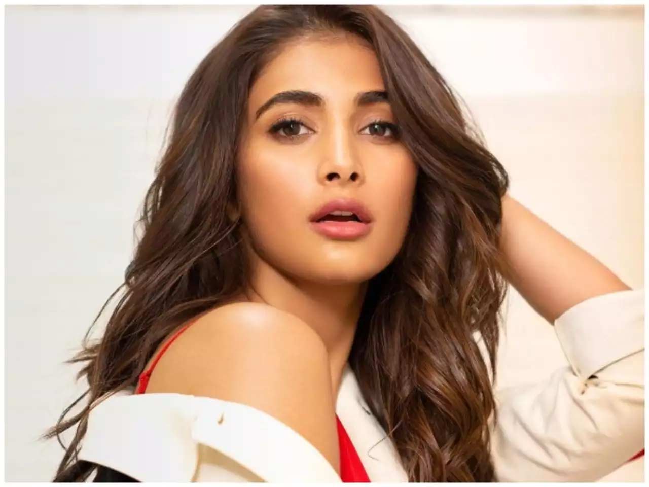 pooja hegde  పూజ హెగ్డేకి బెదిరింపులు: నిజమెంత?