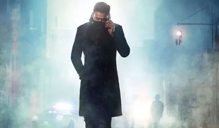 saaho,evaru,tollywood,saaho fear,tollywood films,postponed  ‘సాహో’కి భయపడుతున్నది ‘ఎవరు’?