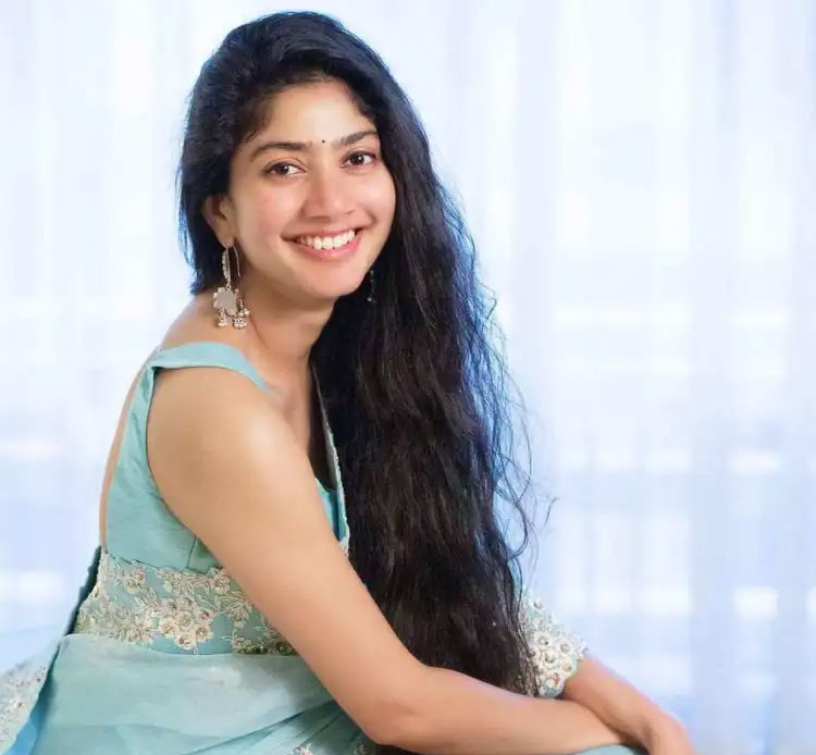 natural beauty,sai pallavi,love story,shyam singa roy,virata parvam  వార్తల్లో లేకుండా పోయిన నేచురల్ బ్యూటీ 