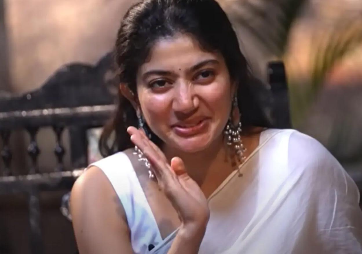 actress sai pallavi  ప్రేమలేఖ రాసి తన్నులుతిన్న సాయి పల్లవి 