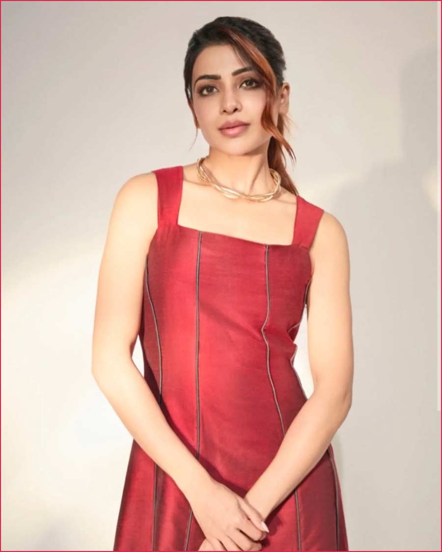 samantha  డీసెంట్ లుక్ లో సమంత 