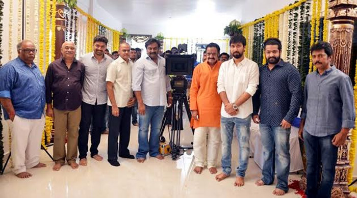 jr ntr,jai lava kusa movie,kalyan ram,bobby,cameraman murali dharan  సేమ్ సీన్ రిపీట్ అవుతోందిగా...!