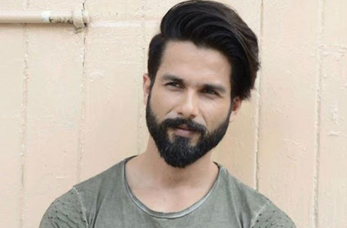 shahid kapoor,speech,kabir singh,promotion  ఆ హీరోయిన్ స్నానం చేస్తుంటే చూడాలి : హీరో 