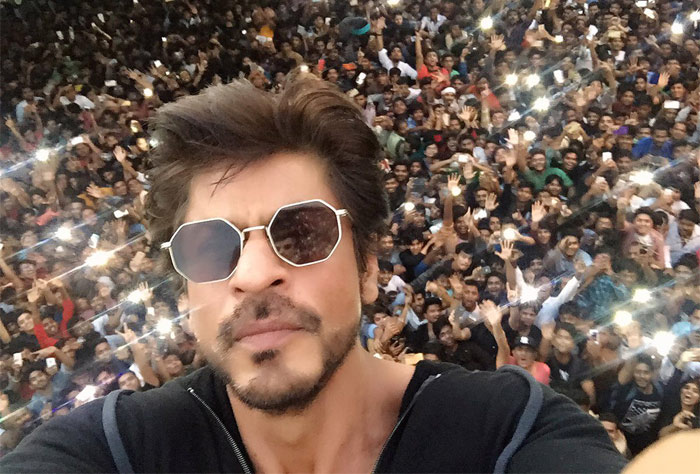 shahrukh khan,srk,birthday,bollywood  షారుఖ్‌ బర్త్ డే ప్రసంగం అదుర్స్! 