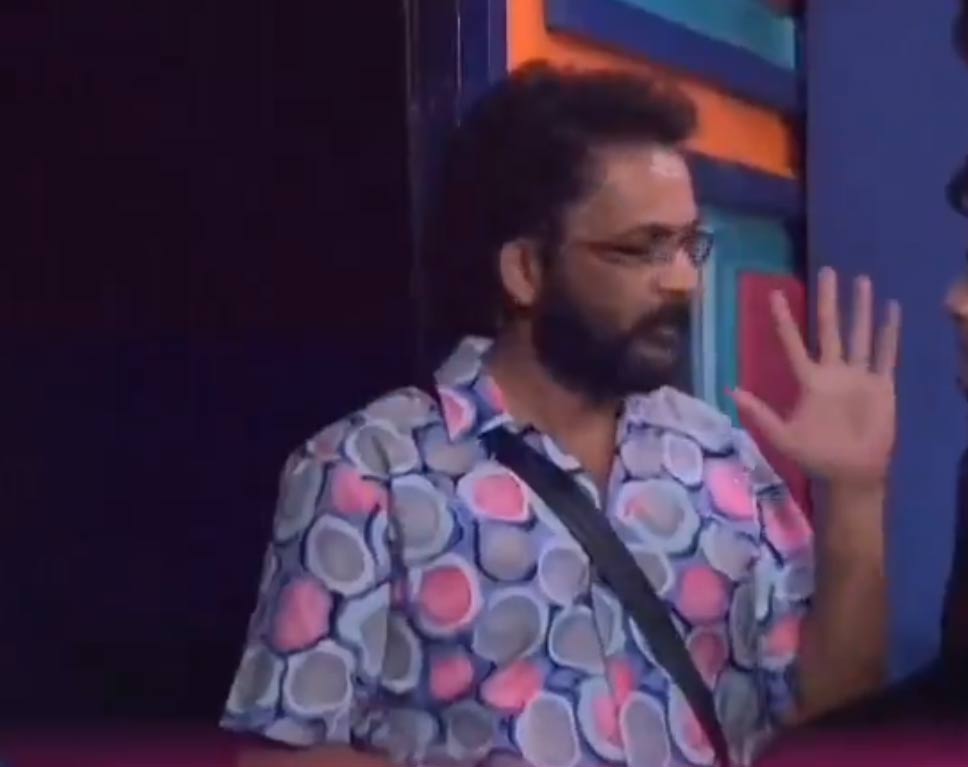 bigg boss  హౌస్ మేట్స్ కి షాకిచ్చిన శివాజీ 