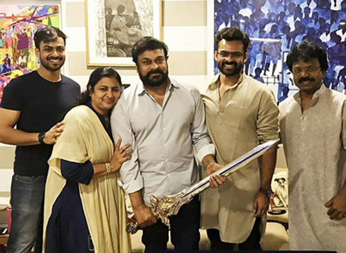 vijaya durga,chiranjeevi birthday gift,sai dharam tej,sword  చిరుపై వీర ప్రేమ చూపించిందిగా..!