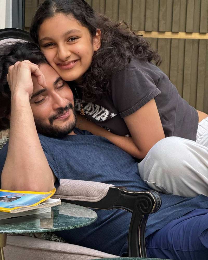 sitara  సితారతో మహేష్ ఫాదర్స్ డే సెలబ్రేషన్ 