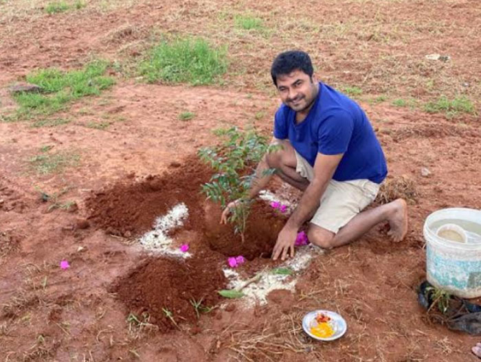 sudhakar cherukuri,sharwanand,slv cinema banner,producer,green india,challenge  శర్వానంద్ ఛాలెంజ్ స్వీకరించిన SLV సినిమా నిర్మాత! 