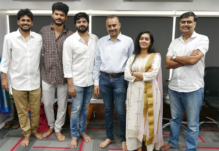 sree vishnu,hasith goli,people media factory,abhishek agarwal art llp,film launched  శ్రీవిష్ణు కొత్త చిత్రానికి క్లాప్ కొట్టారు