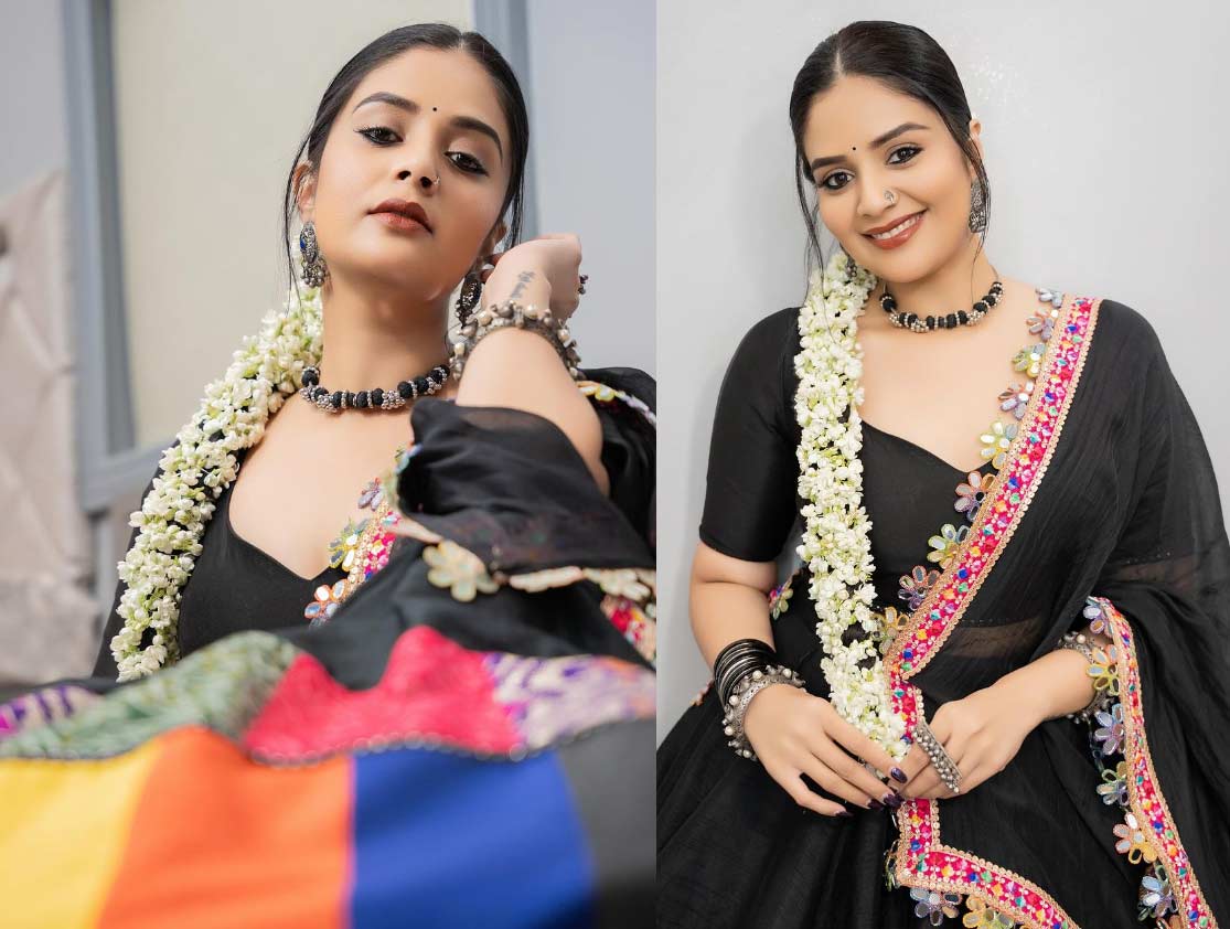 sreemukhi  జడలో మల్లెపూలతో కొత్తగా శ్రీముఖి 