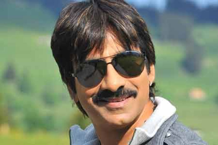 mass maharaj,raviteja,confirmed,villian,rajamouli,multistarrer,ram charan,ntr  నిజమేనా? చరణ్, ఎన్టీఆర్ విలన్ ఆ హీరోనా?