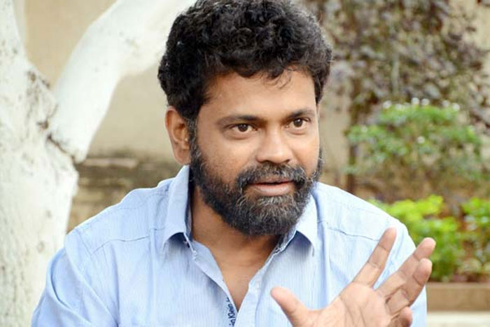 director sukumar,mega family,heroes,panja vaishnav tej,  సుక్కూకి సాయం చేసే ఆ స్టార్‌ హీరో ఎవరో?