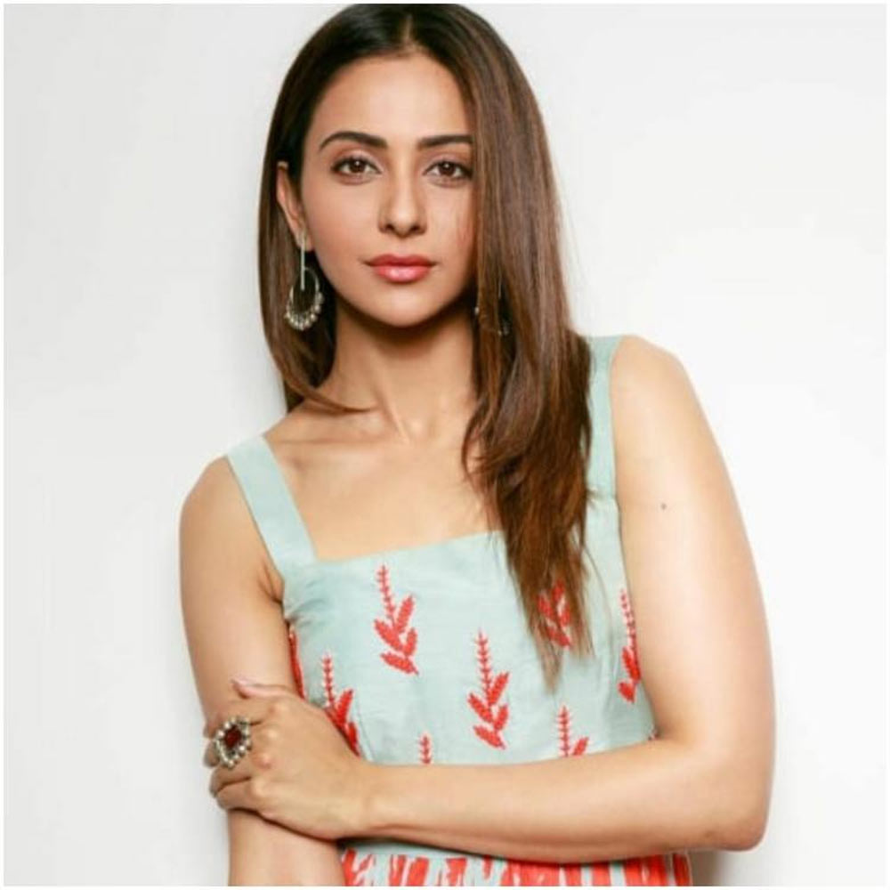 villagers,rakul preet sing,attack movie,stones attack  రకుల్ షూటింగ్ లో యూనిట్ పై రాళ్ల దాడి