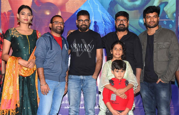 sukumar,play back movie,teaser release,sukku,hariprasad jakka  సుక్కు చేతుల మీదుగా ప్లే బ్యాక్ టీజర్ రిలీజ్!