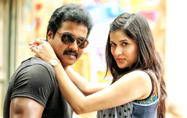 sunil,anucharudu,mannara hcopra,akella vamsikrishna  సునీల్ ఎవరి అనుచరుడు?