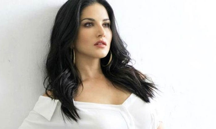 sunny leone,husband,liplocks,movies  భర్తతో కిస్సింగ్ అంటేనే బాగుంటుంది