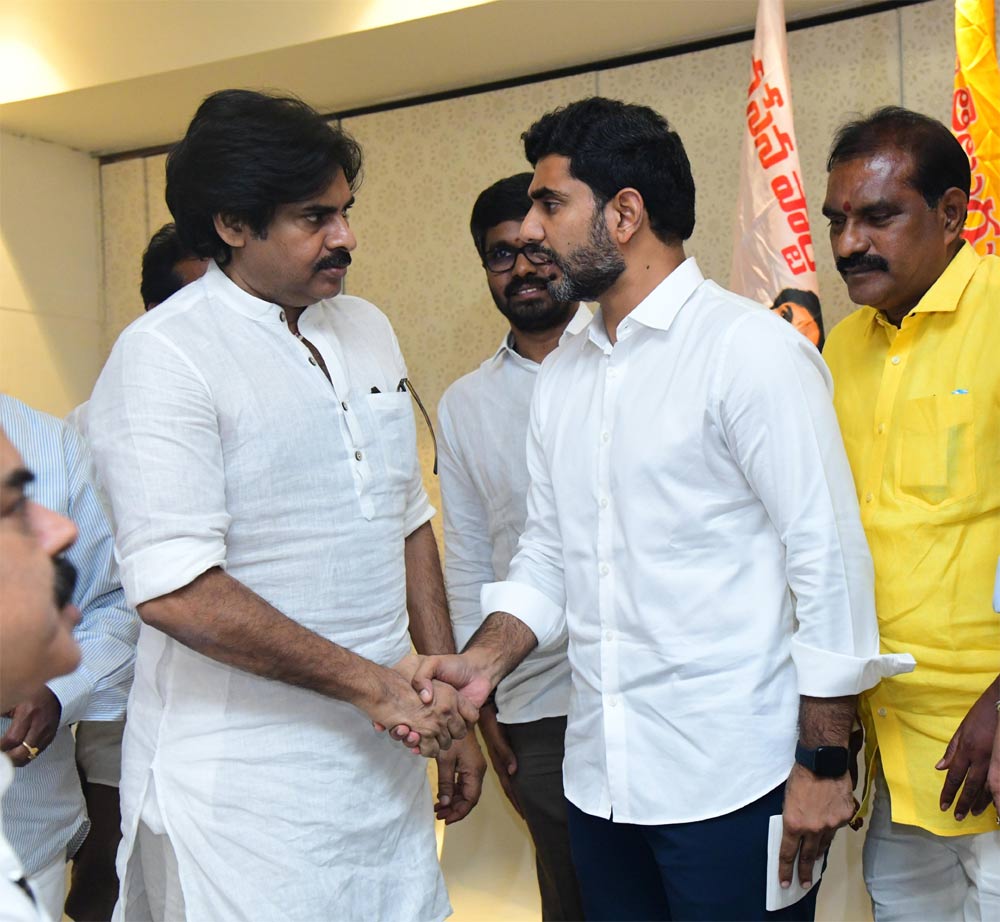 pawan kalyan  టీడీపీ, జనసేన సమరశంఖం.. వైసీపీలో వణుకు!