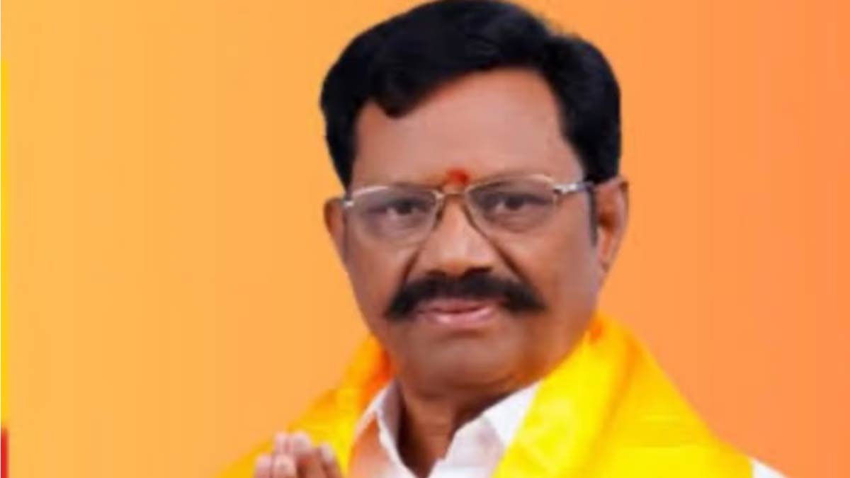 mla koneti adimulam  కార్యకర్తతో టీడీపీ ఎమ్మెల్యే రాసలీలలు!