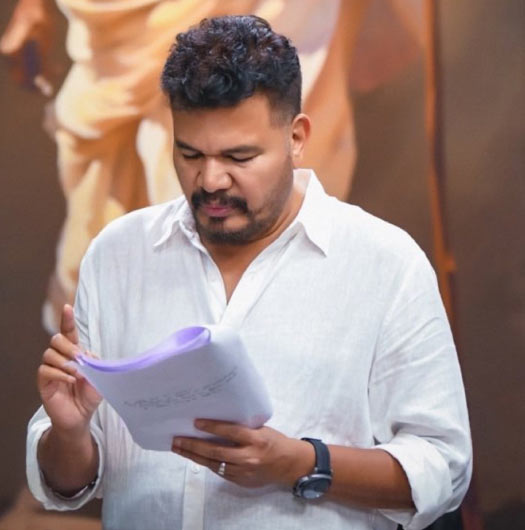 director shankar  శంకర్ ని రౌండప్ చేయనున్న తెలుగు మీడియా