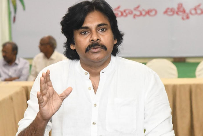 pawan kalyan,fans,andhra pradesh,politics,power star,tension  పవన్ కళ్యాణ్ లుక్‌పై ఫ్యాన్స్‌లో టెన్షన్!