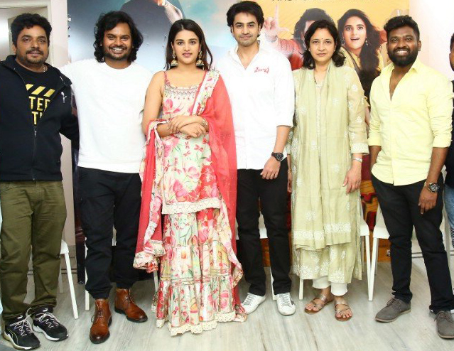 hero,hero movie,ashok galla,nidhi agarwal,padhmavathi galla,hero movie success meet  మా హీరో కు పాజ‌టివ్ టాక్ -నిర్మాత గల్లా పద్మావతి