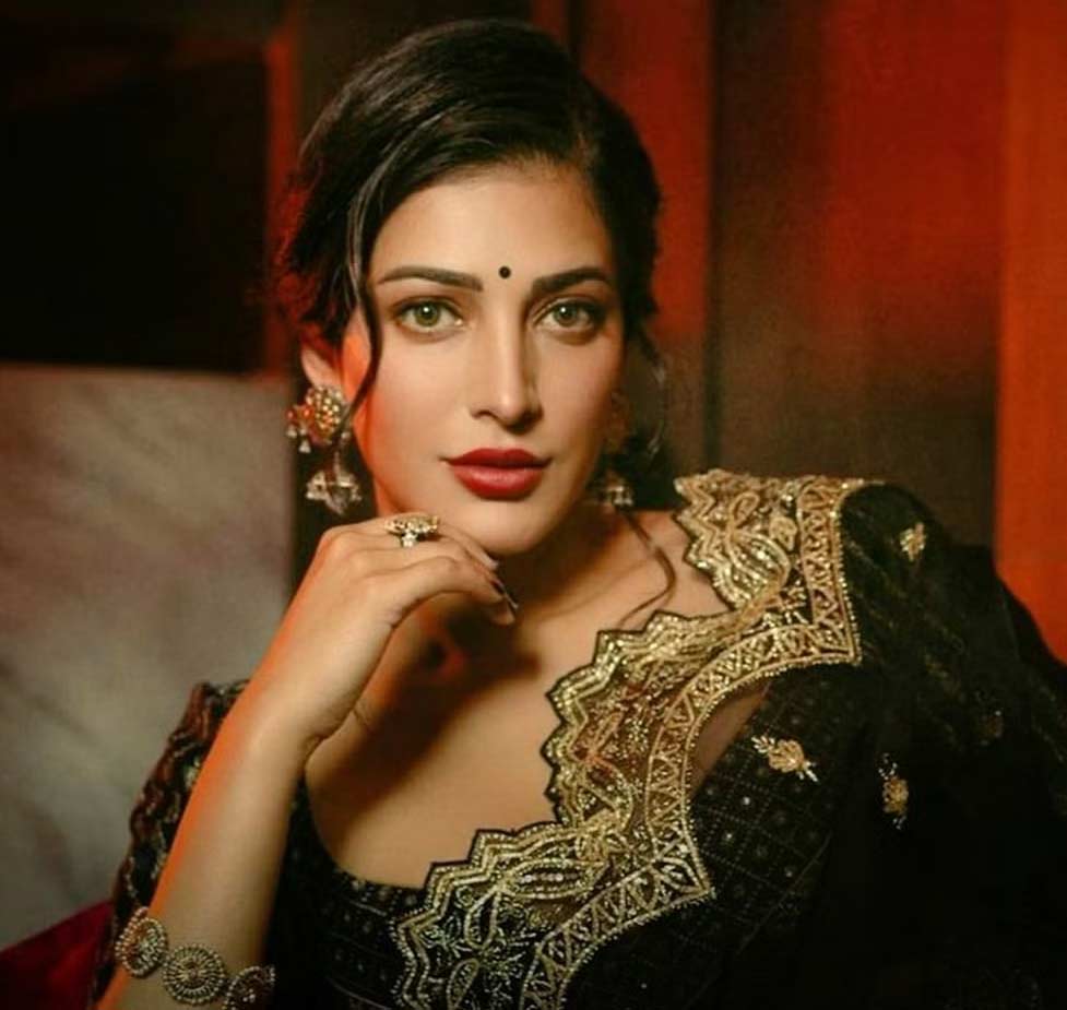 shruti haasan  అందుకే శృతి హాసన్ సైలెంట్