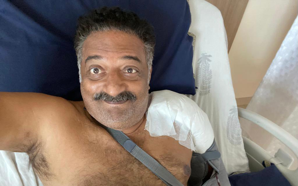 the devil is back,prakash raj,tweet,successful surgery  డెవిల్ ఈజ్ బ్యాక్