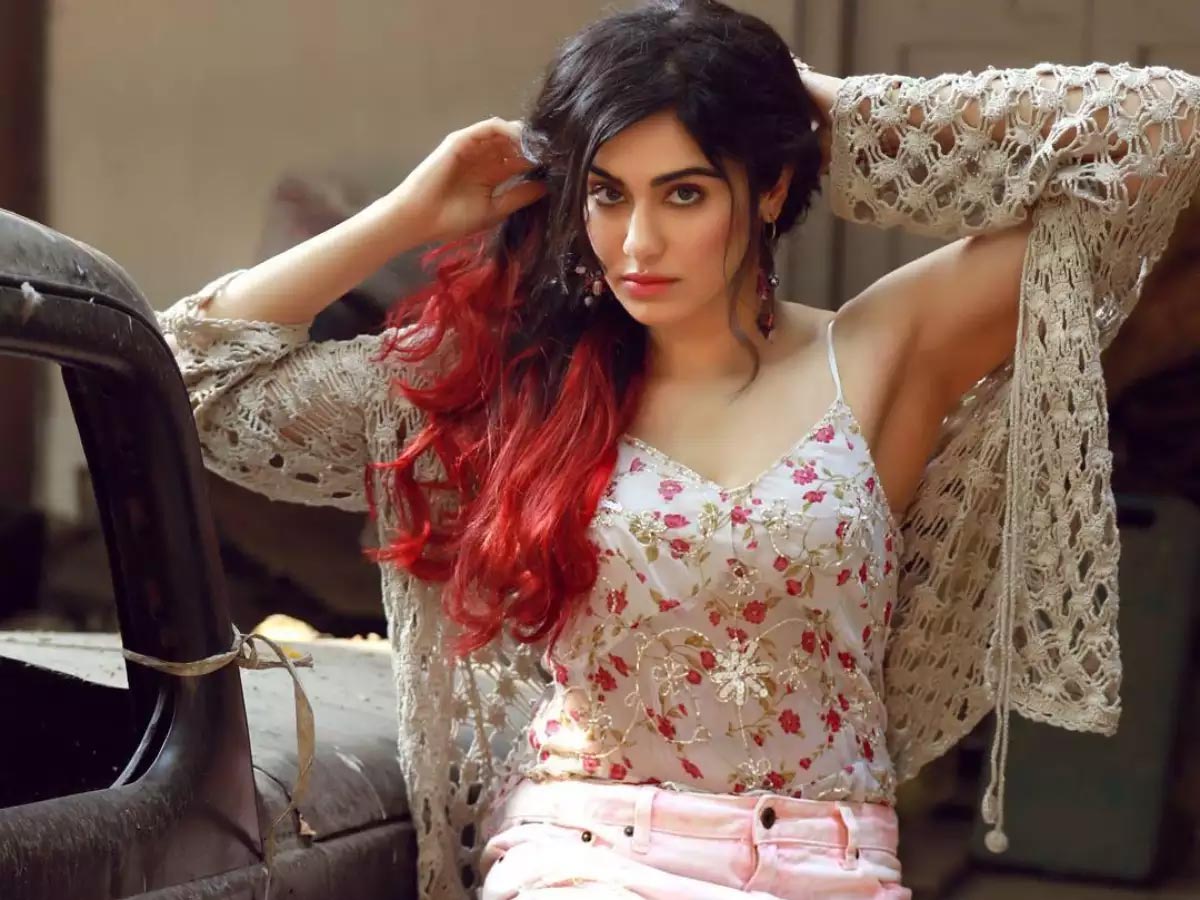 adah sharma  ఆసుపత్రిలో చేరిన కేరళ స్టోరీ హీరోయిన్