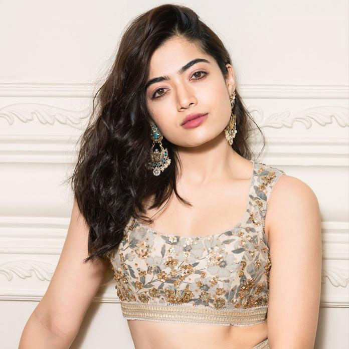 rashmika mandanna  రశ్మికని మోసం చేసిన మేనేజర్?