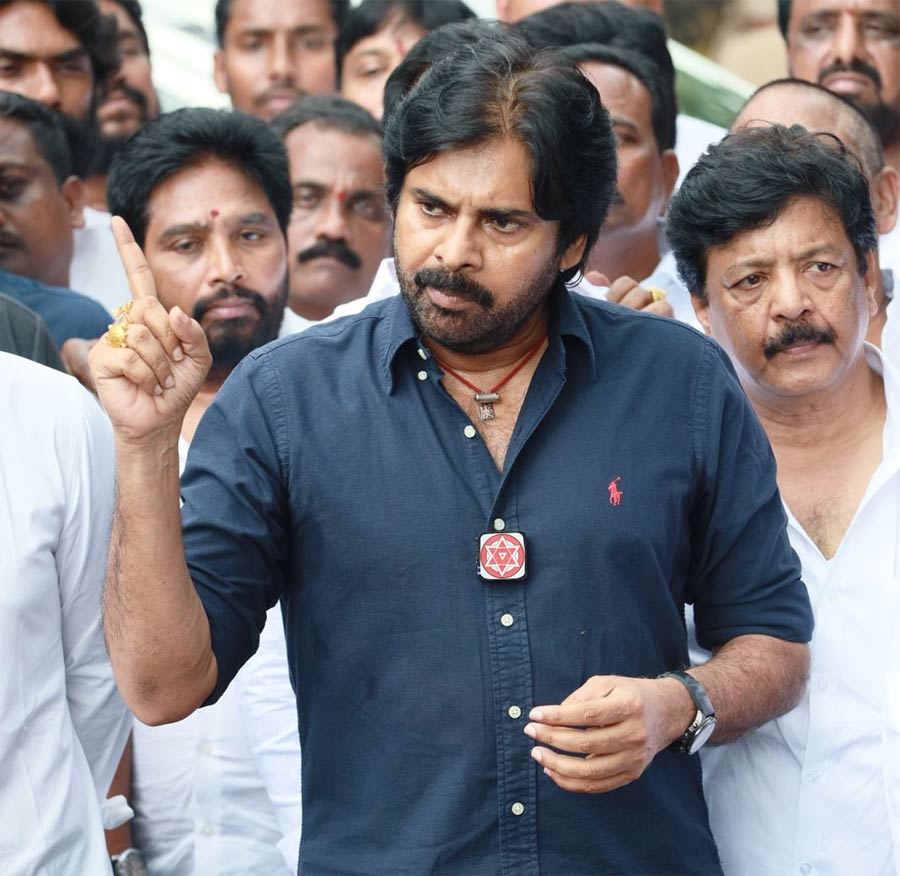 pawan  పవన్ స్పీచ్‌తో ఏపీలో మారిన సీన్..