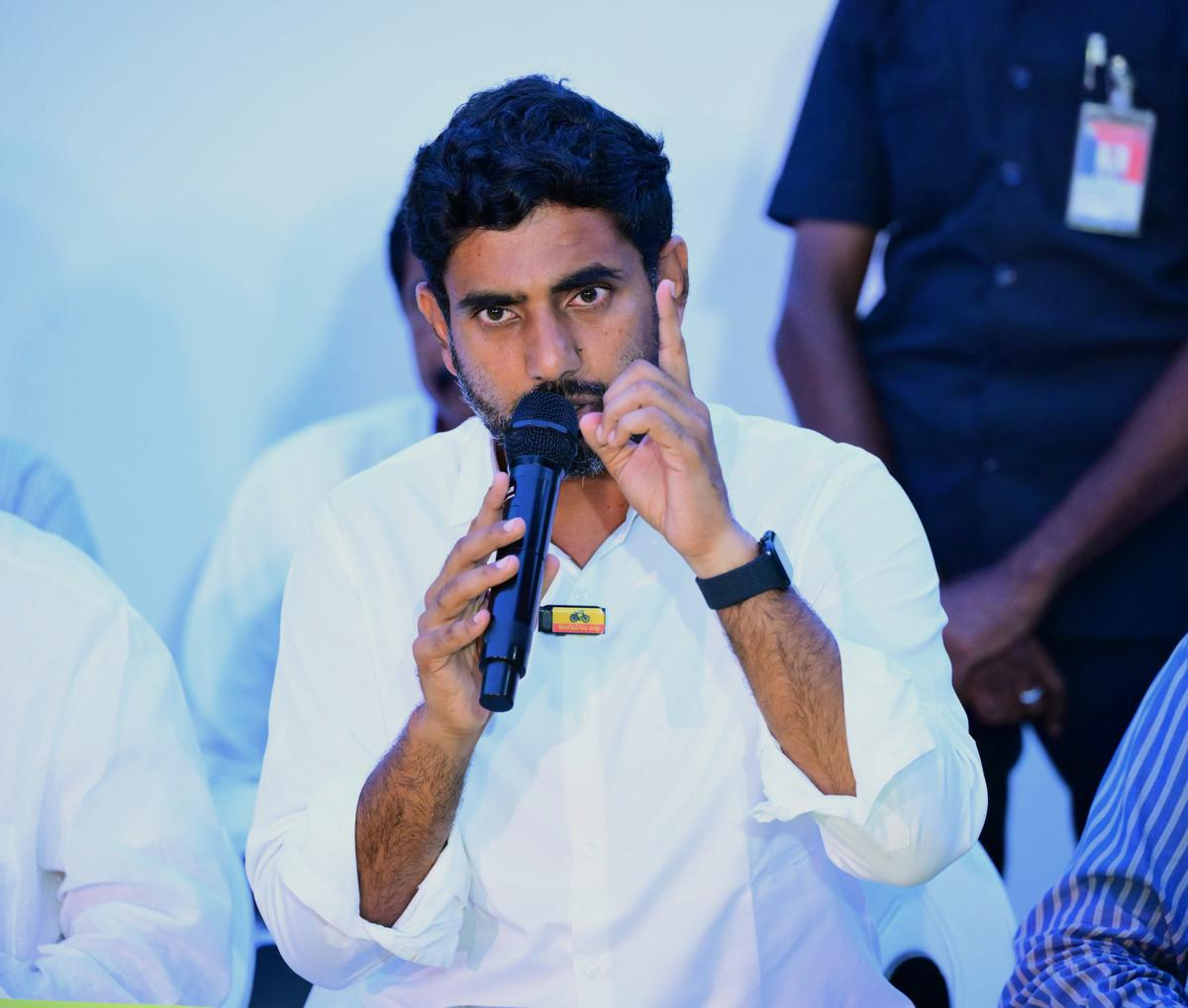 nara lokesh  కొత్త రాగం అందుకున్న తెలుగు తమ్ముళ్లు 